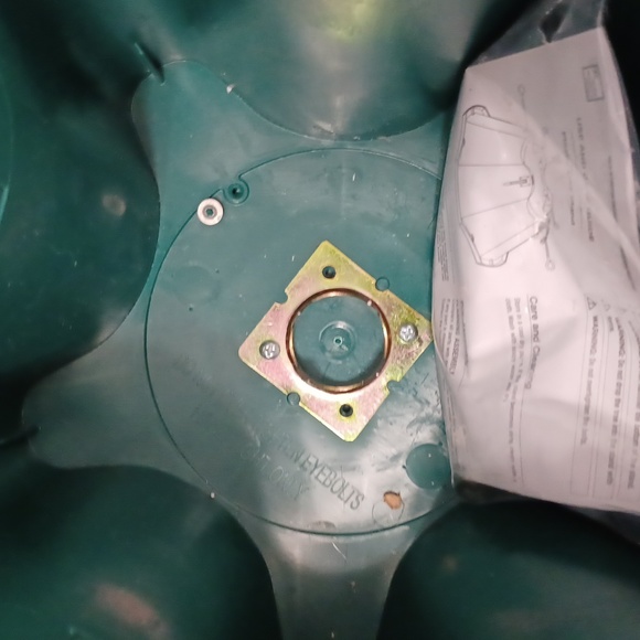 New 8 ft Christmas Tree Stand - Picture 4 of 4